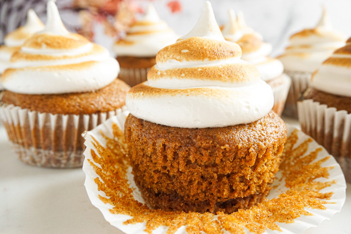 Gingersnap Pumpkin Cupcakes with Marshmallow Frosting